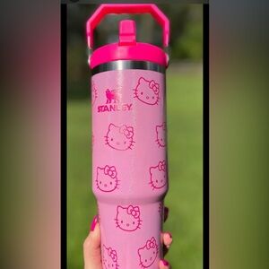 Hello Kitty x Stanley 30oz IceFlow Flip Straw Limited Pink Glitter Edition